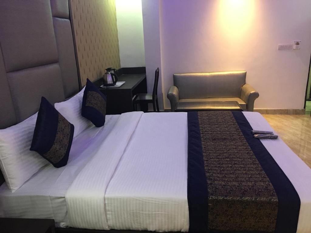 Hotel Spb 87 Near Karol Bagh Metro Station Delhi Exterior photo